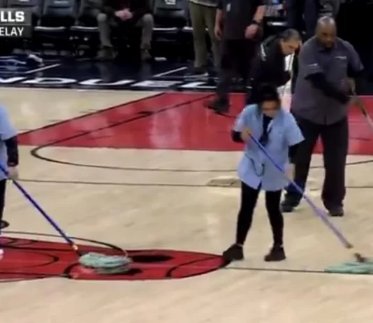 NBA: Nie zagrali przez wilgoć. Takie sytuacje nie zdarzają się często