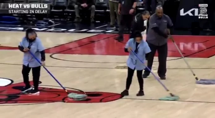 NBA: Nie zagrali przez wilgoć. Takie sytuacje nie zdarzają się często