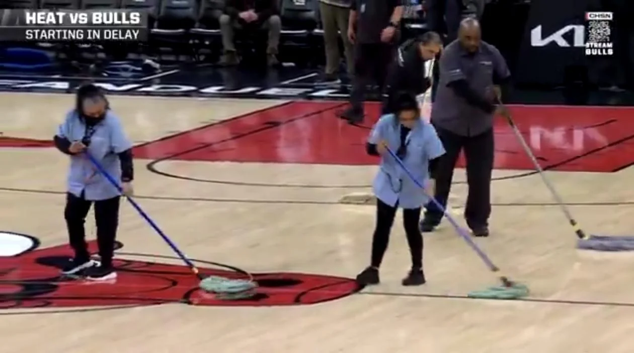 NBA: Nie zagrali przez wilgoć. Takie sytuacje nie zdarzają się często