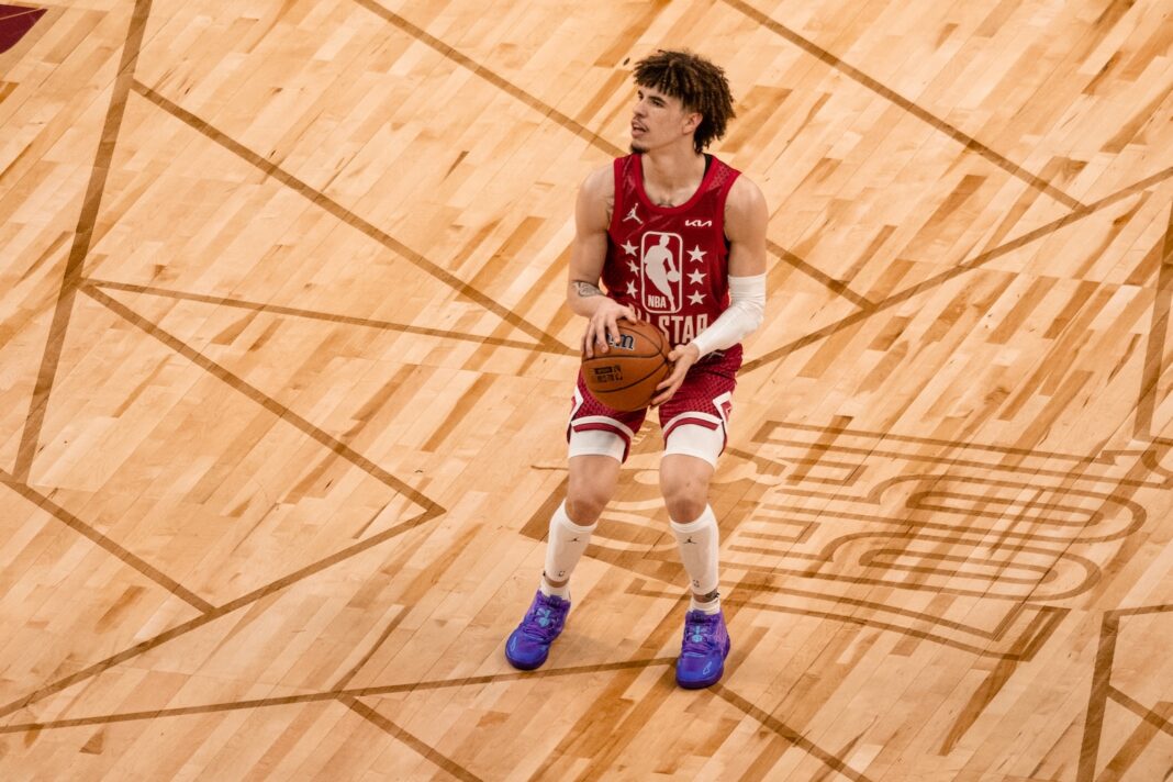 LAMELO BALL CHARLOTTE HORNETS