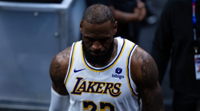 NBA: LeBron James zmienił plany? Jeden kierunek właśnie mocno się oddalił