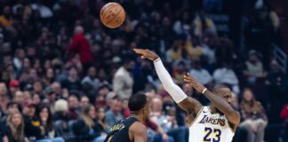 NBA: Idą zmiany w Los Angeles Lakers. Porządki zaczęli od zwolnień