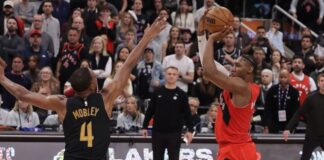 NBA: Rzut jeden na milion! To nie miało prawa wpaść!